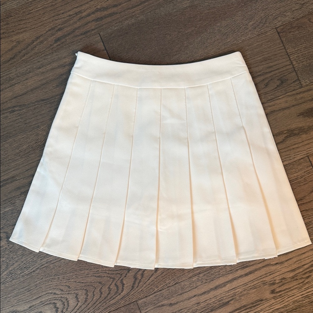 Pleated Cream Skirt (with shorts)